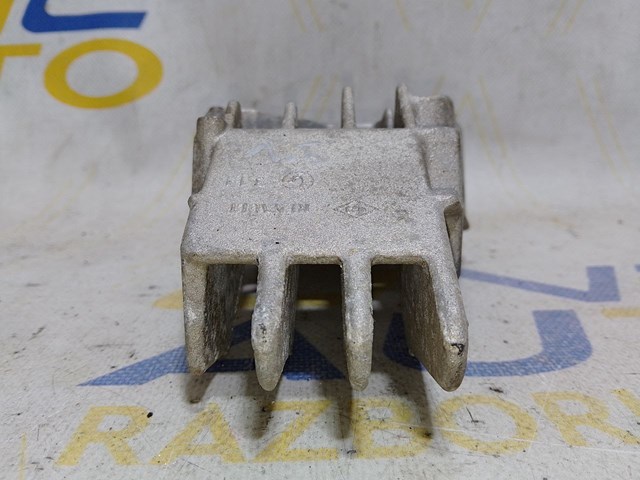Тримач форсунки дизельної 8200771226 RENAULT