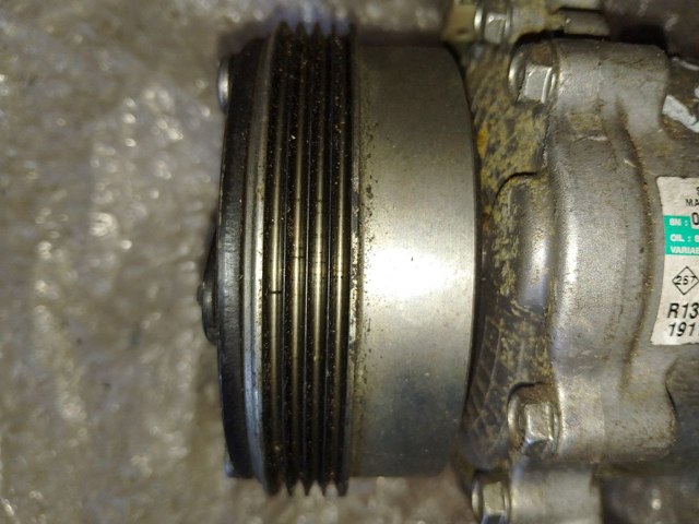 Компресор кондиціонера 8200840899 RENAULT