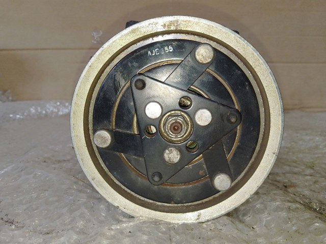 Насос кондиціонера 8200866443 RENAULT