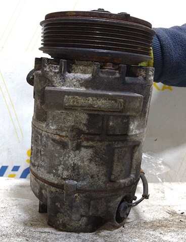 Компресор кліматичної установки 8200869742 RENAULT