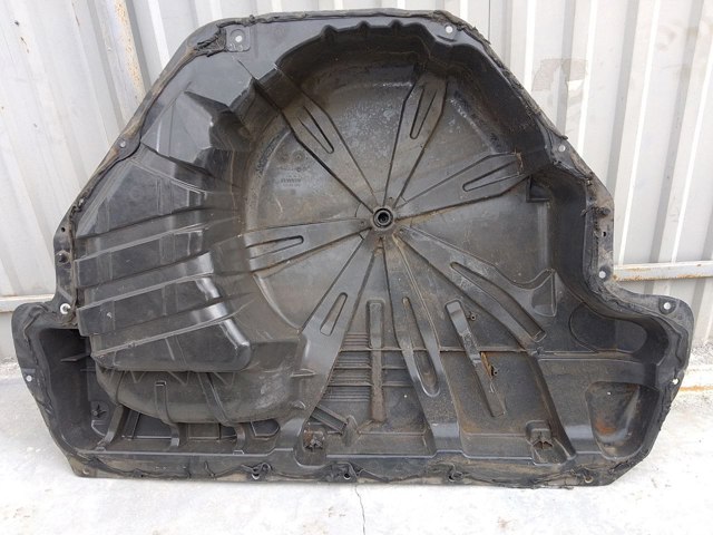 Деталі мотовідсіка задка кузова 8200948423 RENAULT