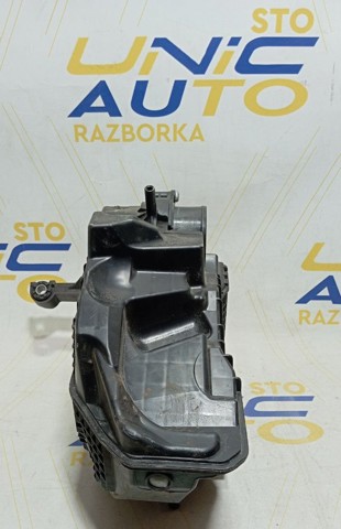 Корпус повітряного фільтра 8201173592 RENAULT