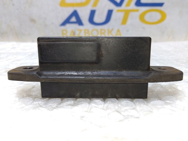 Кнопка приводу замка 3/5 дверей (ляди) / кришки багажника 8484028030 TOYOTA