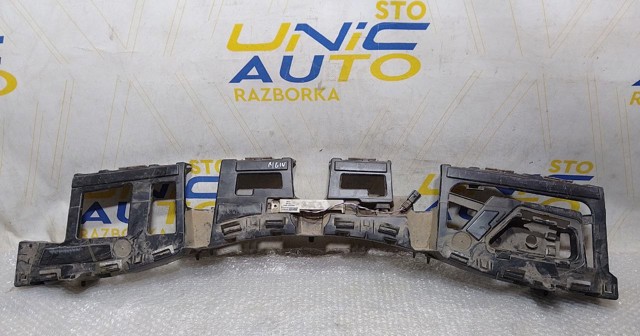Кронштейн бампера заднього, центральний 850429336R RENAULT