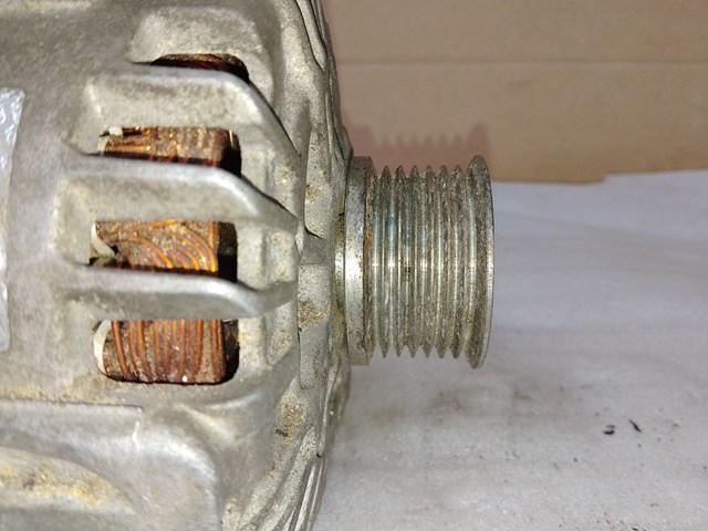 Генератор автомобільний 8EL012429211 HELLA