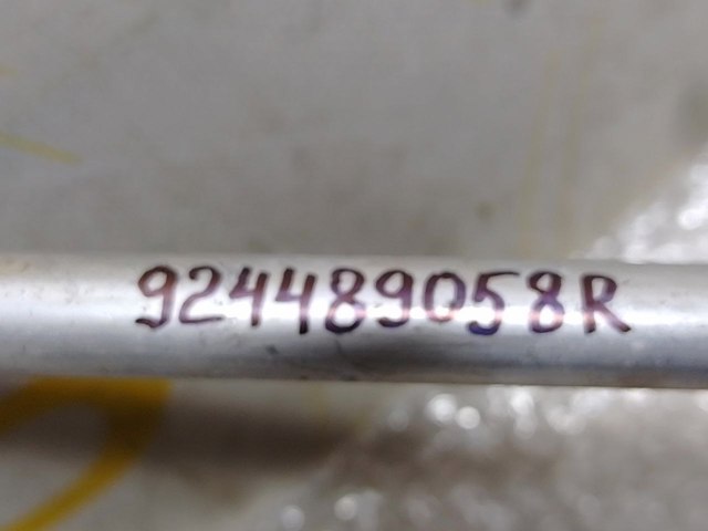 Шланг кондиціонера, від випарника до компресора 924489058R RENAULT