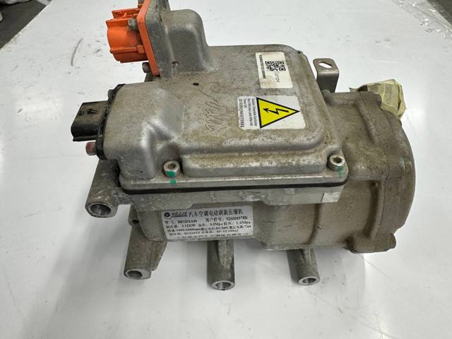 Компресор кондиціонера 926006978R RENAULT