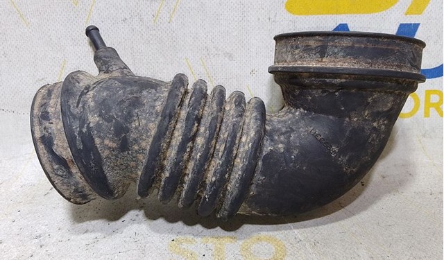 Патрубок повітряний, вихід повітряного фільтра MR993311 MITSUBISHI