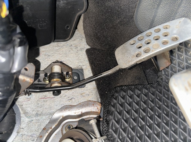 Педаль акселератора 18002AM818 NISSAN