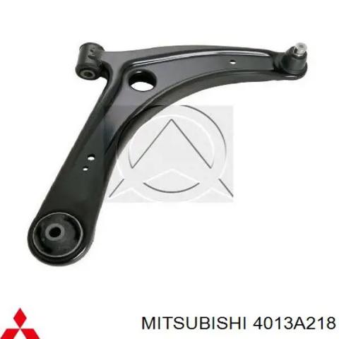 Правий важіль передній нижній підвіски 4013A218 MITSUBISHI