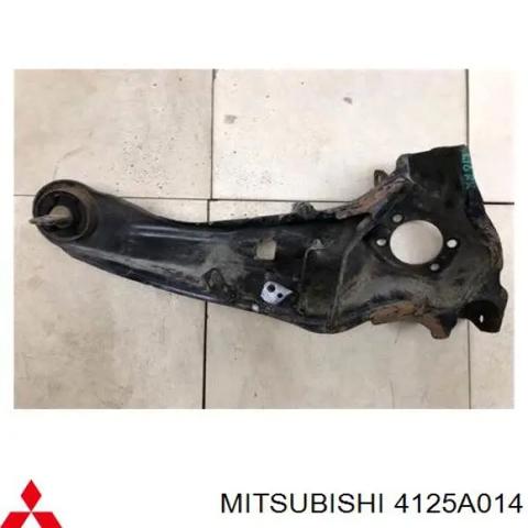 Важіль/тяга задньої підвіски подовжній нижній, правий 4125A014 MITSUBISHI