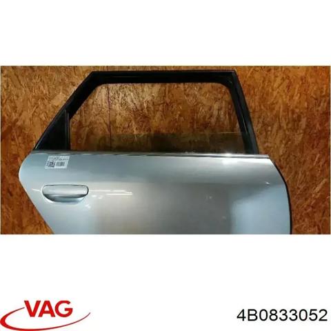 Двері пасажирські задні праві 4B0833052 VAG