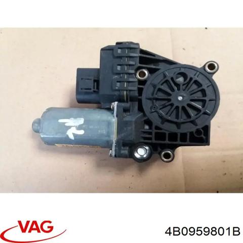 Моторчик склопідйомника двері задніх, лівих 4B0959801B VAG