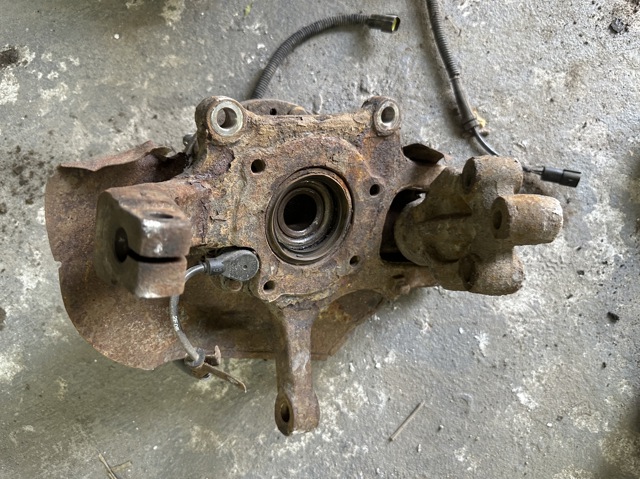 Цапфа - поворотний кулак передній, лівий 512513E250 HYUNDAI