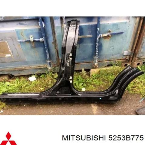Поріг зовнішній лівий 5253B775 MITSUBISHI