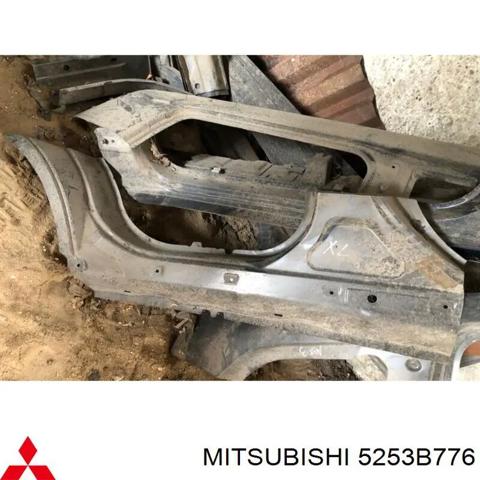 Поріг зовнішній правий 5253B776 MITSUBISHI