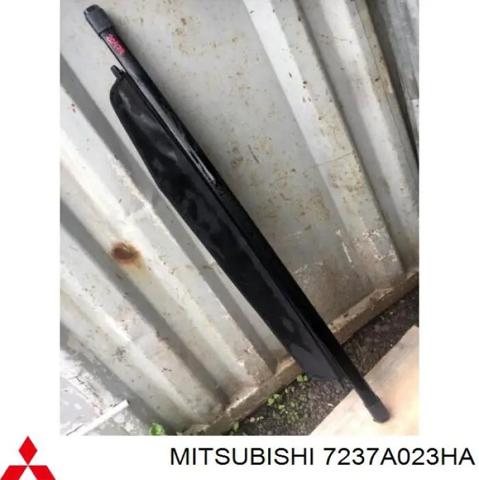 Шторка двері багажного відсіку 7237A023HA MITSUBISHI