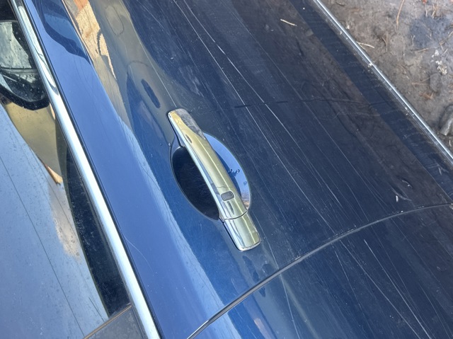 Тримач зовнішньої ручки дверей, задніх правих 80610CA000 NISSAN