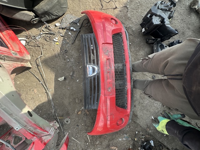 Бампер на авто 8200526596 RENAULT