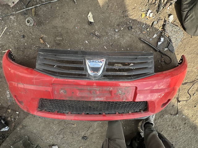 Облицювання радіатора 8200735104 RENAULT