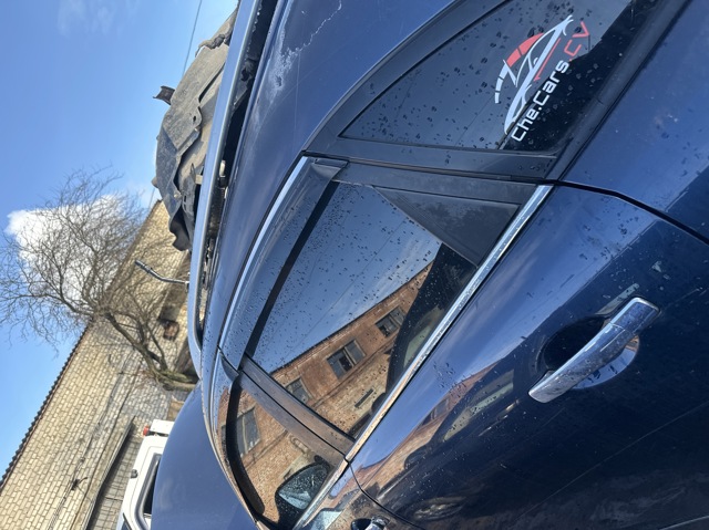 Скло задньої двері лівої 82301CG000 NISSAN