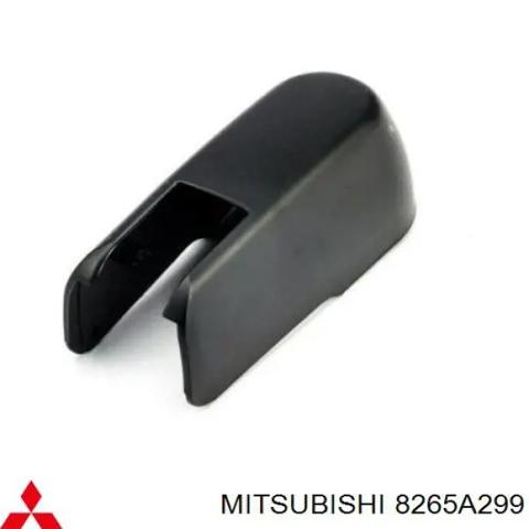 Форсунка омивача скла лобового, ліва 8265A299 MITSUBISHI