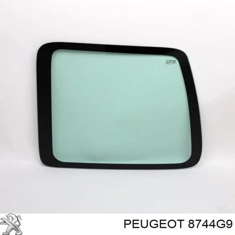 Скло багажних дверей розпашних, правих 8744G9 PEUGEOT