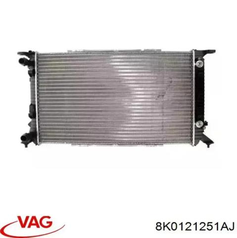 Радіатор системи охолодження двигуна 8K0121251AJ VAG