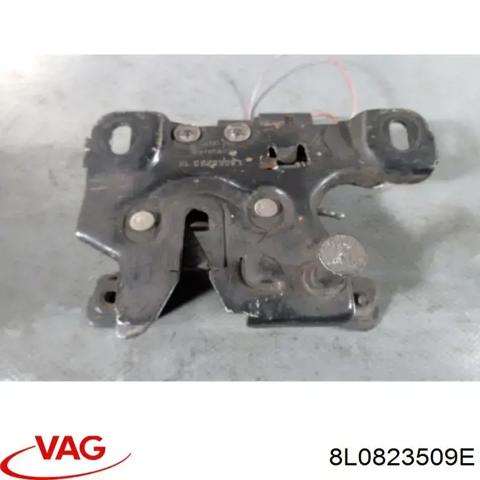 Замок кришки капота 8L0823509E VAG