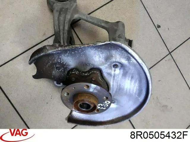 Цапфа поворотна права 8R0505432F VAG