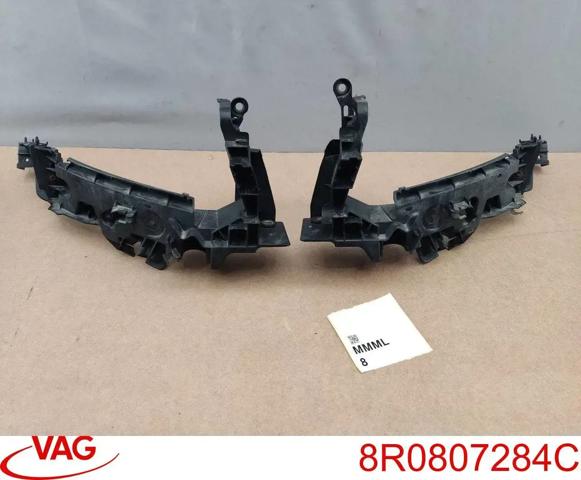 Напрямна переднього бампера, права 8R0807284C VAG