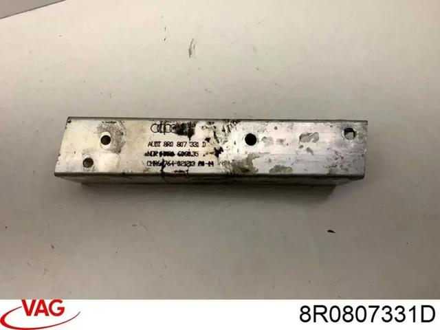 Кронштейн підсилювача заднього бампера 8R0807331D VAG