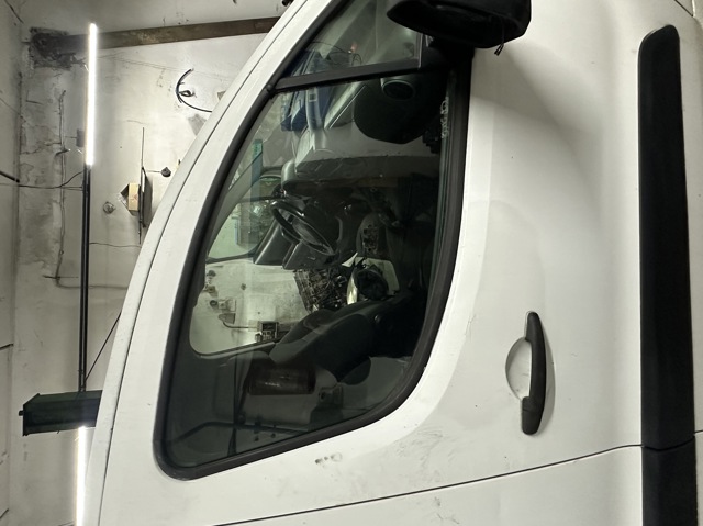 Скло передніх дверей, правою 9202L6 PEUGEOT