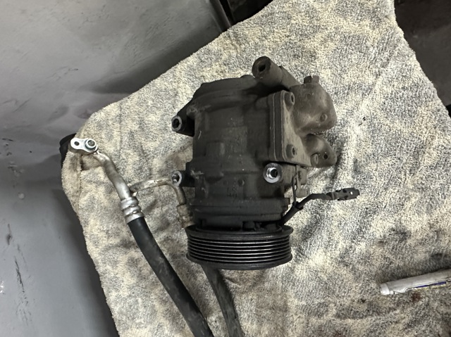 Компресор кондиціонера 977013E000 HYUNDAI