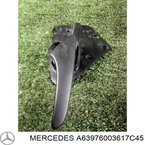 Ручка передніх дверей внутрішня, права A63976003617C45 MERCEDES