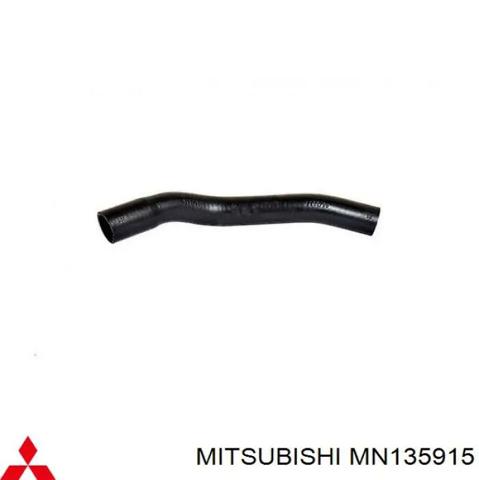 Шланг/патрубок радіатора охолодження, верхній MN135915 MITSUBISHI