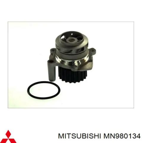 Насос охолоджуючої рідини MN980134 MITSUBISHI
