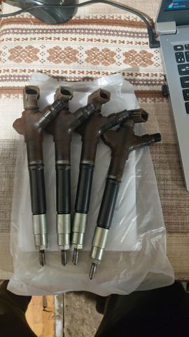 Форсунка паливна 236700R100 DENSO