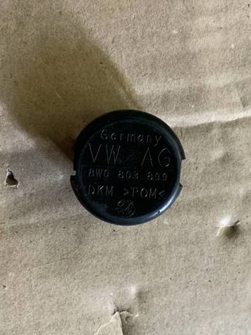 Болт кріплення запасного колеса 8W0803899 VAG