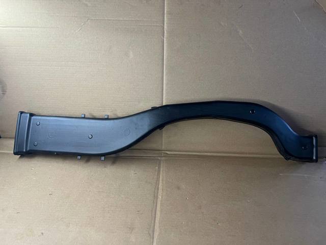 Повітропровід центральний 8W0857039B VAG