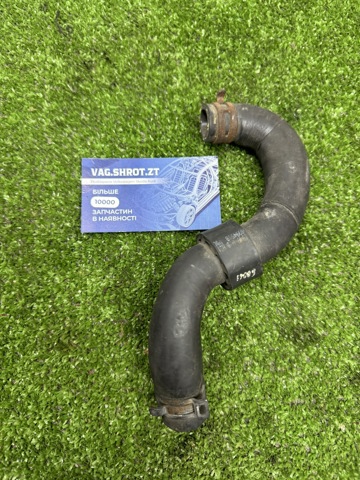 Водопровідна труба системи охолодження 04L122058D VAG