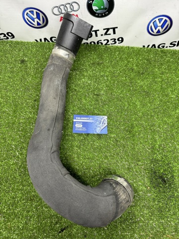 Шланг/патрубок інтеркуллера 4G0145738T VAG
