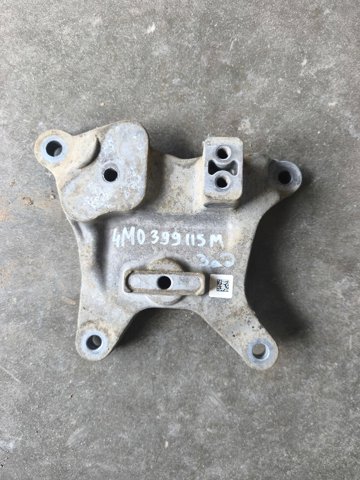 Подушка КПП 4M0399115M VAG