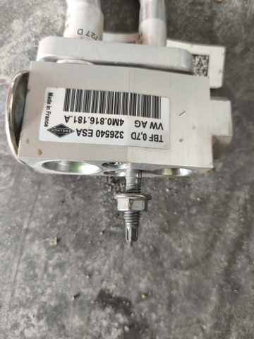 Клапан розширювальний 4M0816181A VAG