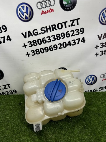 Бачок розширювальний 7P0121407 VAG