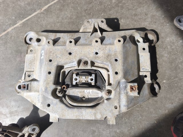 Кріплення кпп 8K0399263BK VAG
