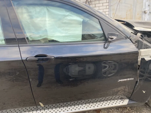 Дверка передня права 41517198160 BMW