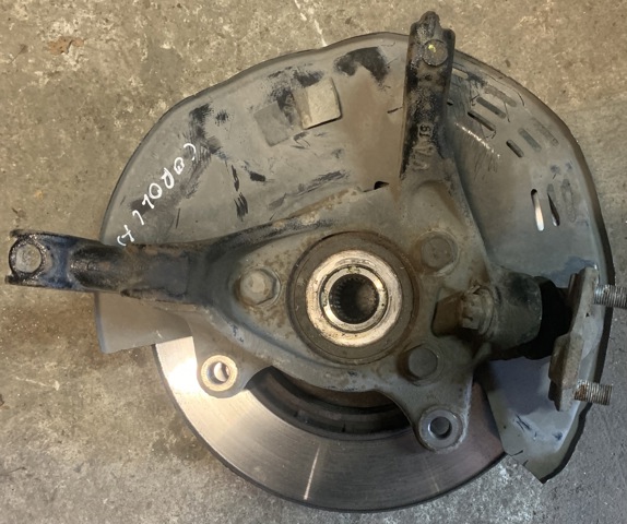 Цапфа поворотного кулака 4321102410 TOYOTA