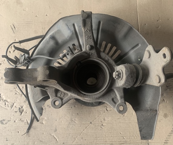 Цапфа - поворотний кулак передній, правий 4321148010 TOYOTA