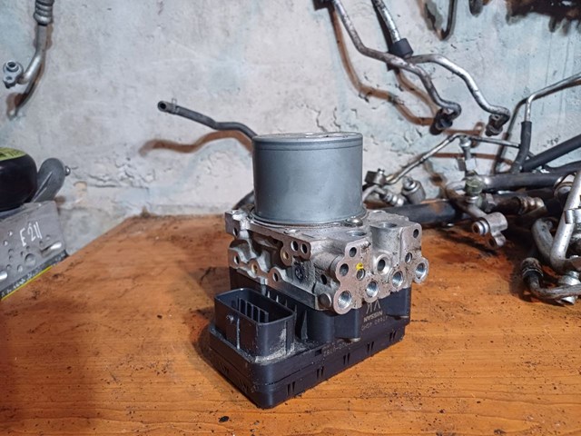 Блок АБС гідравлічний 476604GH0A NISSAN
